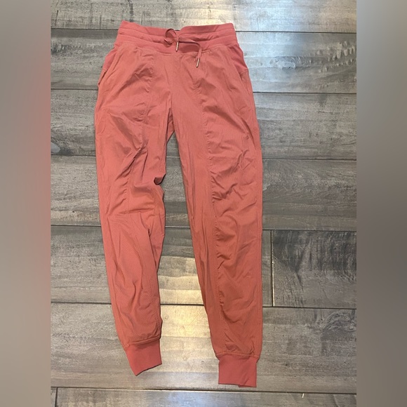 Lululemon Dance Studio Mid-rise Jogger Full Length.Color dark pink . Size 4. - Picture 3 of 10